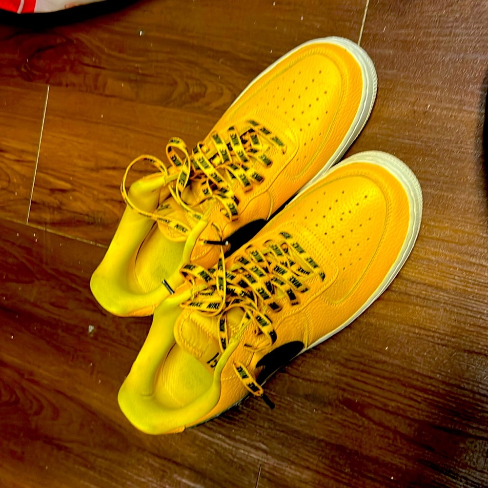 Get summer ready with the official NBA AIR Force 1 exclusive